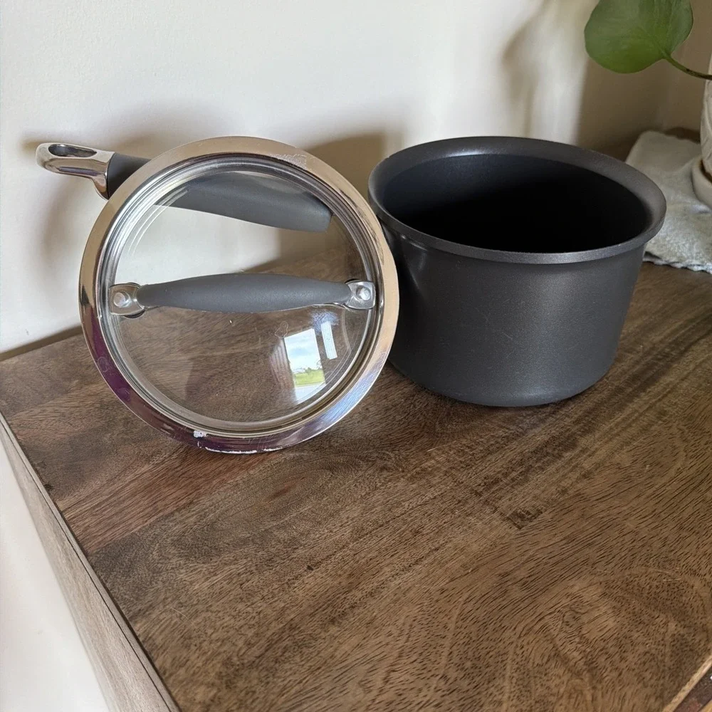 The Pampered Chef 3 Quart Hard-Anodized‎ Non-Stick Sauce Pan With Lid